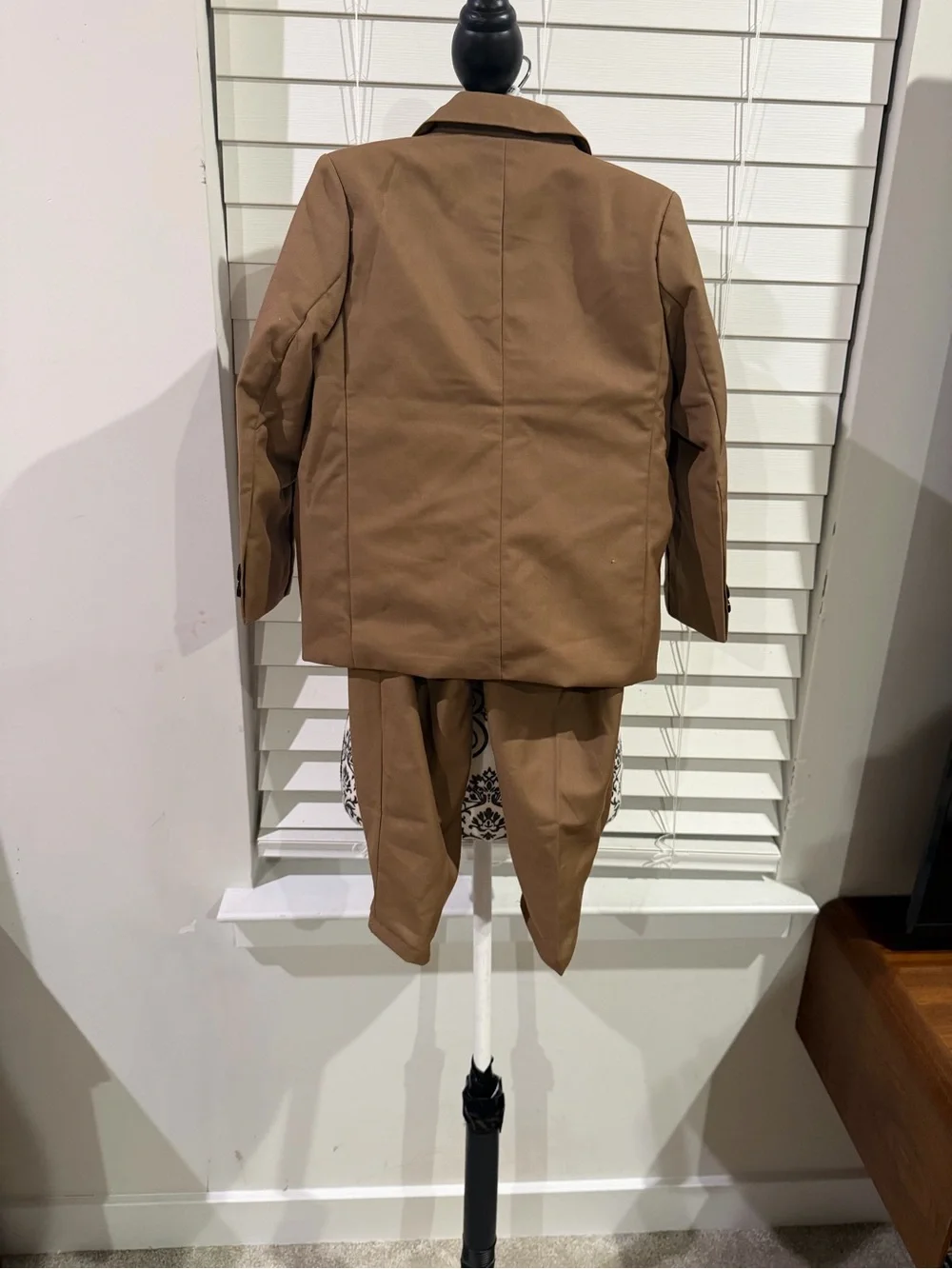 SHEIN Tan Double-Breasted Boys' Blazer and Trousers with Black Bow Tie